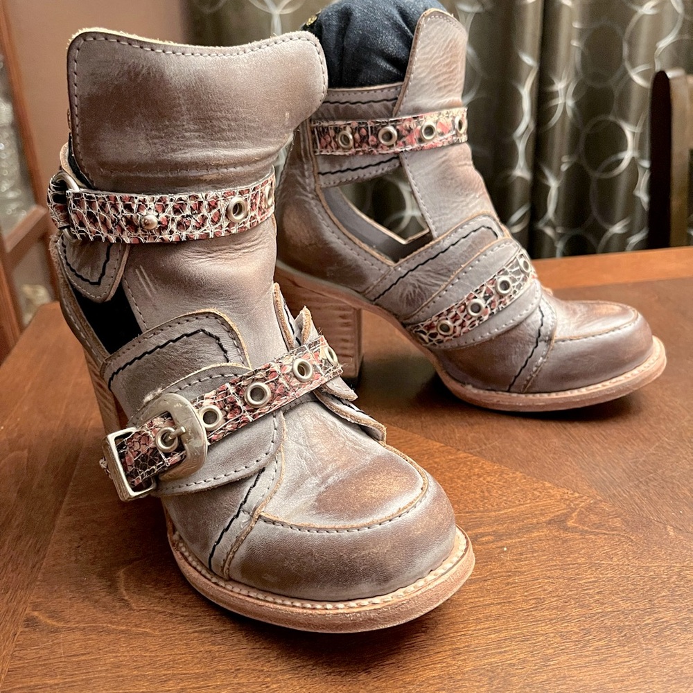 Freebird SONOMA Size 6